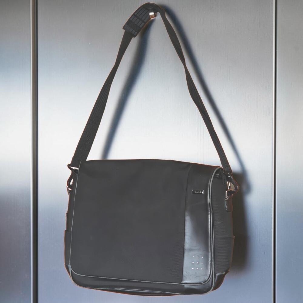 TUMI 23671D Spirit Messenger Laptop Bag Black Ballistic Nylon Expandable